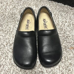 Alegría black clogs size 35